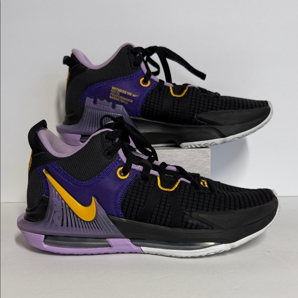 Nike LeBron Witness 7 Lakers Colorway Men’s Size 8.5 Performance Basketball Shoe